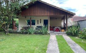 Lumiar casa solar churrasqueira com 3 quartos sendo um suíte arejada, jardim a 700m do centro